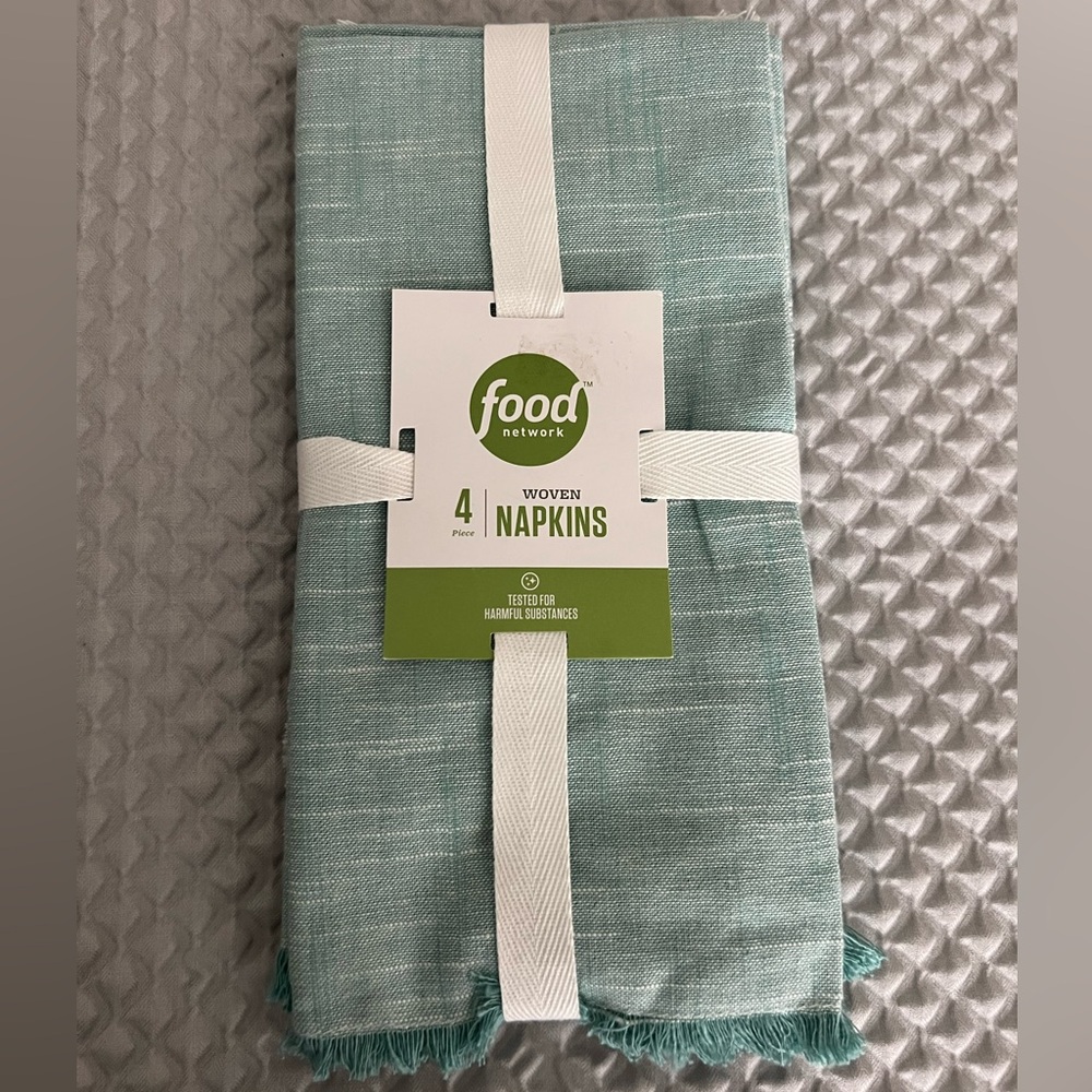 Set the Table 
Add a Touch of Style to any Table Setting
Set of 4 Woven Napkins